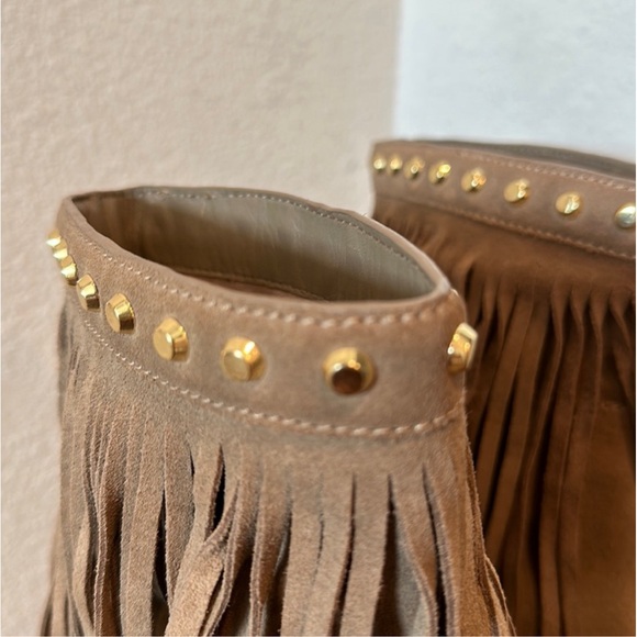 MICHAEL KORS BILLY TAUPE SUEDE STUDDED FRINGE ALMOND TOE SLIP ON BOOTIE - Picture 3 of 4